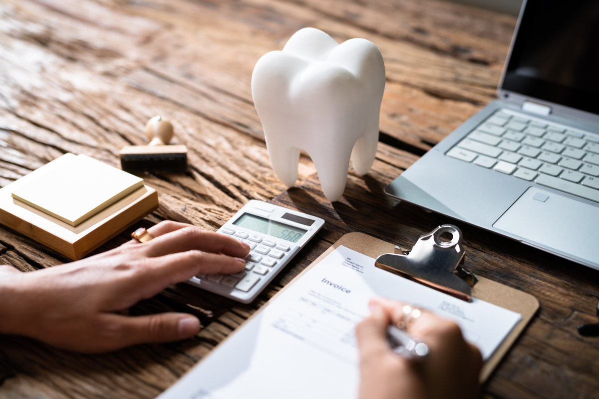 Dental insurance money. Dentist service desk